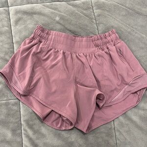 Lululemon hotty hot shorts 2.5 inch